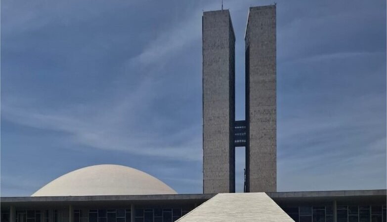 Senado aprova mudança na Lei da Ficha Limpa que pode reduzir prazo de inelegibilidade