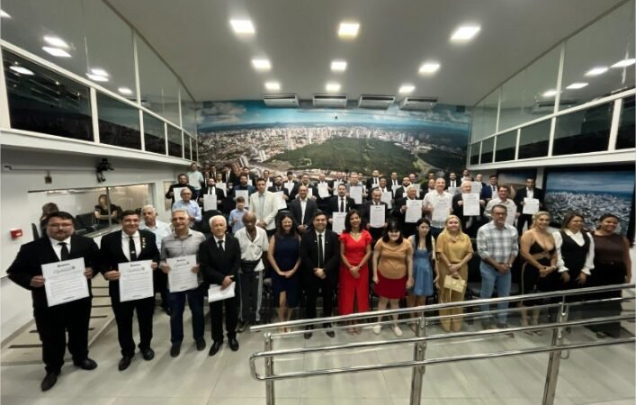Maçons são homenageados em sessão solene realizada pelo vereador Jean Barros