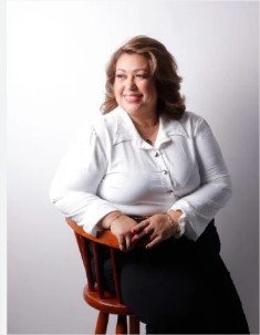 Tarde de autógrafos marca lançamento do livro sobre inteligência artificial e o futuro da advocacia em Cuiabá