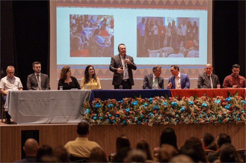 Max Russi defende fortalecimento de políticas públicas para idosos