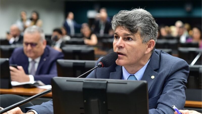 Medeiros aprova parecer que amplia acesso ao Venda em Balcão