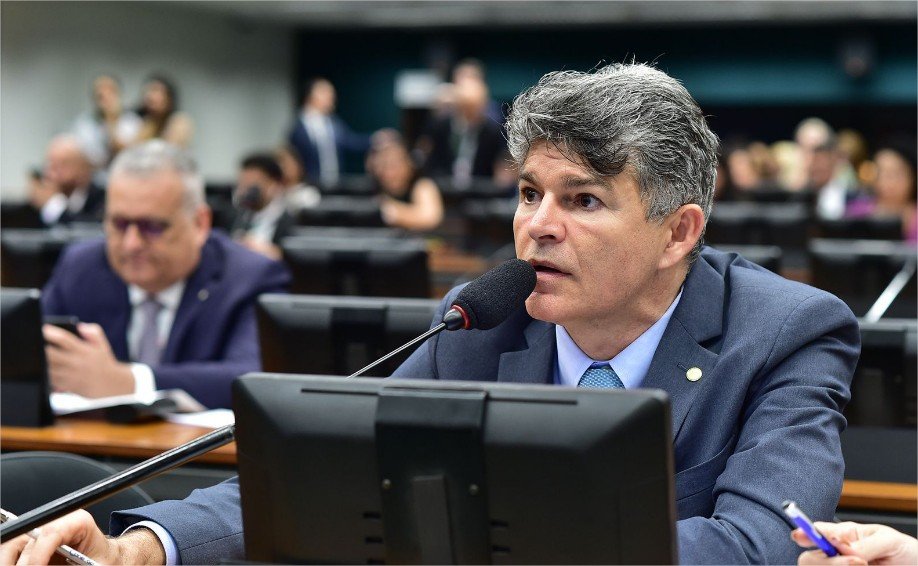 Medeiros aprova parecer que amplia acesso ao Venda em Balcão