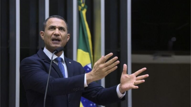 PL de Assis que trata domínio de cidades como crime hediondo é aprovado em Brasília