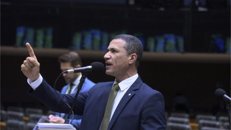 Com articulação do deputado Coronel Assis, Câmara retira taxa abusiva sobre energia solar