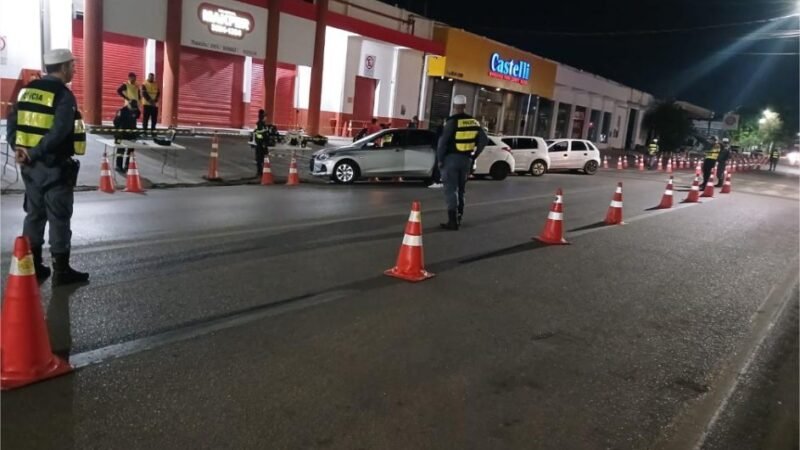 Doze condutores são presos e 36 veículos removidos em operações Lei Seca em Cuiabá