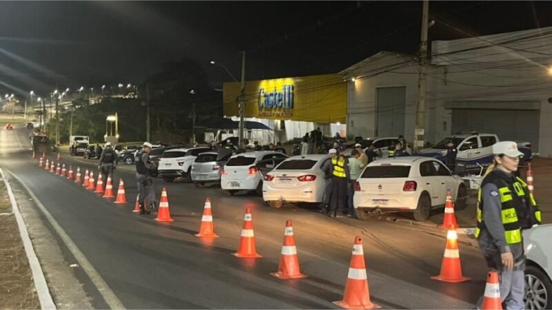 Fiscalização da Lei Seca prende 13 condutores embriagados na madrugada deste sábado (4)