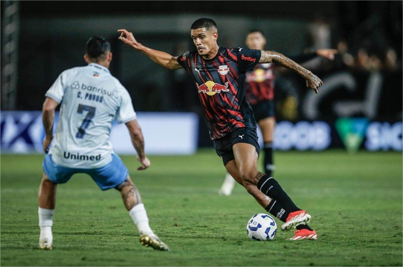 Grêmio perde para o Bragantino com gol no último ato em partida com muita polêmica de arbitragem