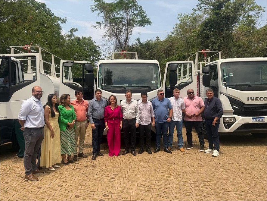 Governo de MT doa caminhões-pipa a três municípios para fortalecer combate aos incêndios