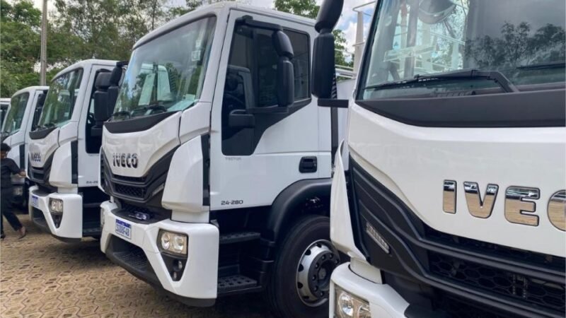 Governo de MT reforça logística da agricultura familiar com entrega de caminhões a 14 municípios