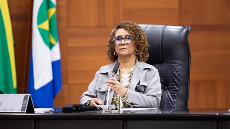 ALMT homenageia mais de 150 mulheres por suas contribuições a MT