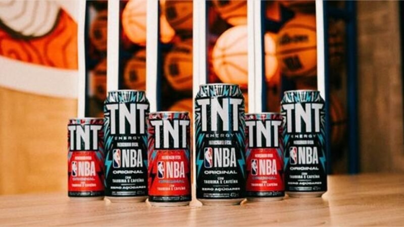 TNT Energy Drink acelera a expansão no universo do basquete com embalagens exclusivas temáticas da NBA no Brasil