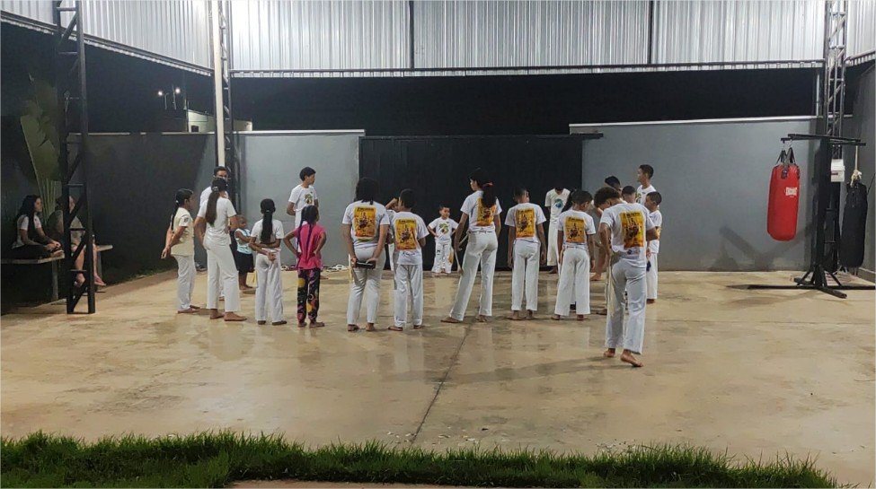 Projeto “Jovens em Ação” realiza aulas de judô, karatê, capoeira, balé e violão