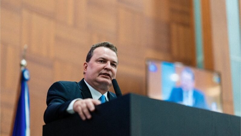 Todo respeito, dignidade e valorização aos idosos