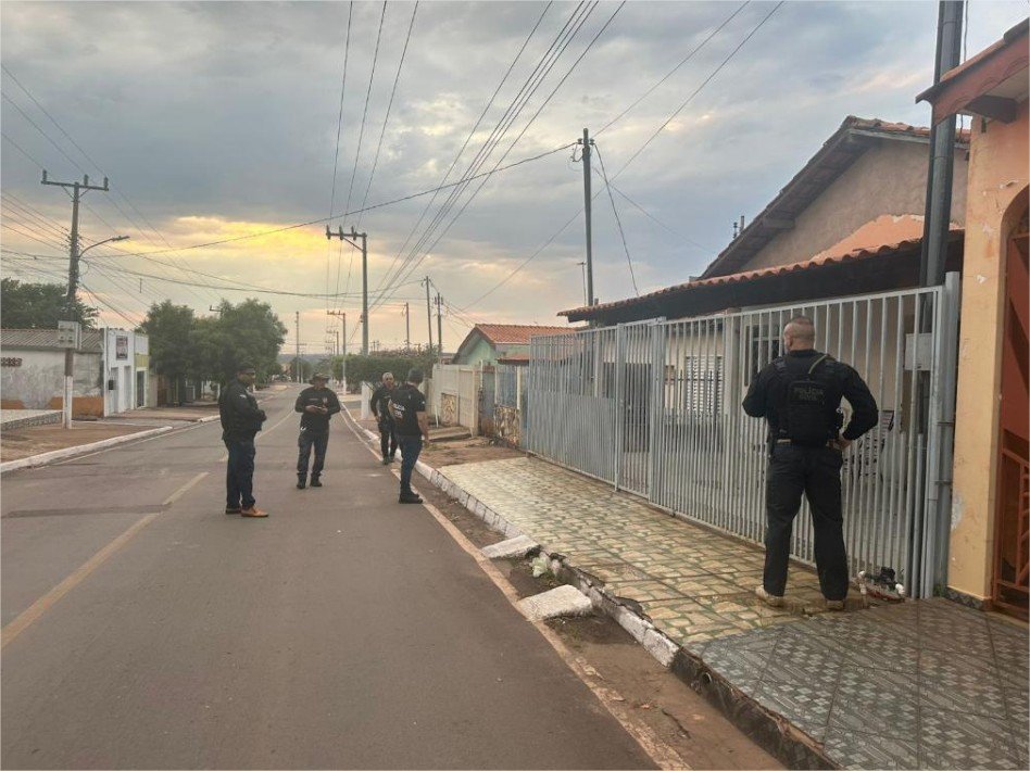 Polícia Civil cumpre 28 ordens judiciais contra integrantes de facção criminosa atuante em Jangada