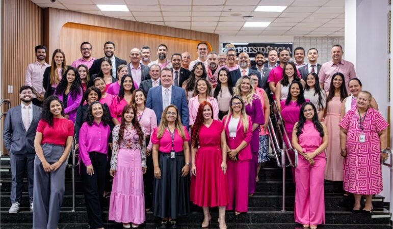 Presidente da ALMT, Max Russi, adere à campanha Outubro Rosa