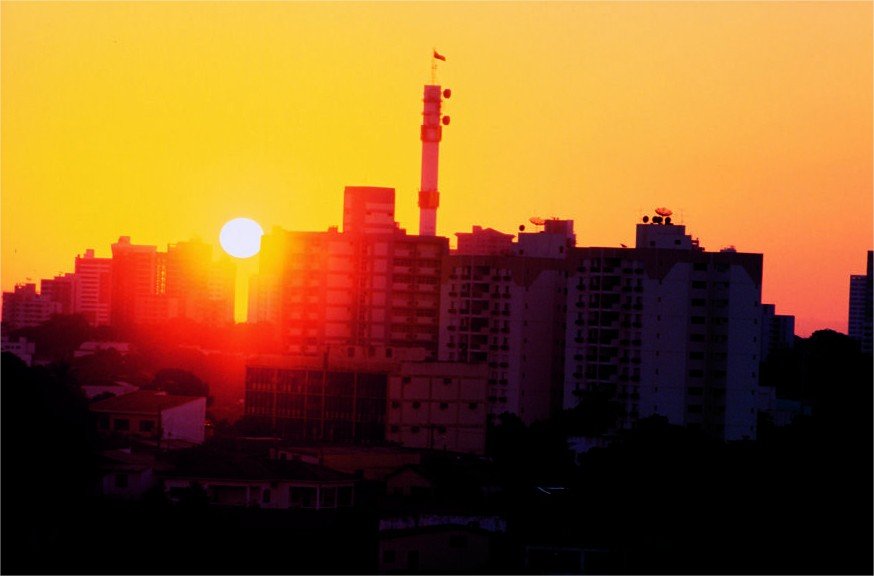 Sol predomina e calor intenso marca o primeiro fim de semana de outubro em Mato Grosso