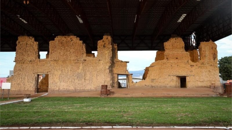 Governo de MT lança licitação para levar asfalto de Vila Bela até a fronteira com a Bolívia