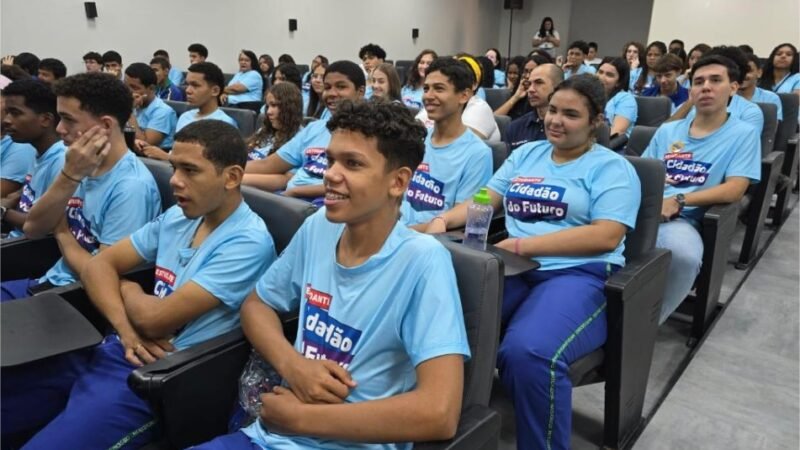 Alunos participam de palestra sobre cidadania fiscal e oficina de produção de vídeos do projeto Estudante – Cidadão do Futuro