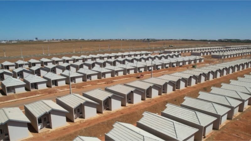Governo de MT e União entregam 1.055 moradias em Cuiabá e VG nesta quinta-feira (30)