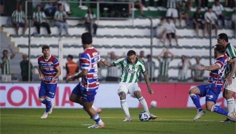 Fortaleza vira no segundo tempo e vence o Juventude no Jaconi