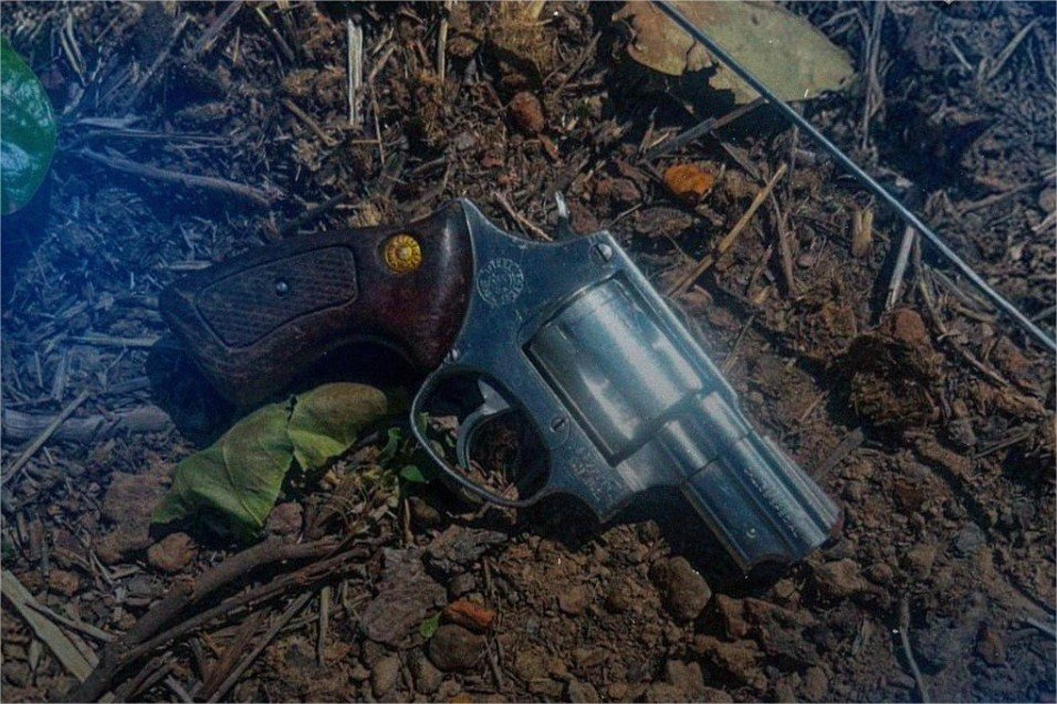 Força Tática apreende arma de fogo com foragido da Justiça em Barra do Garças