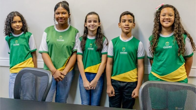 Alunos de Cuiabá são homenageados pelo Ministério Público do Trabalho e professores