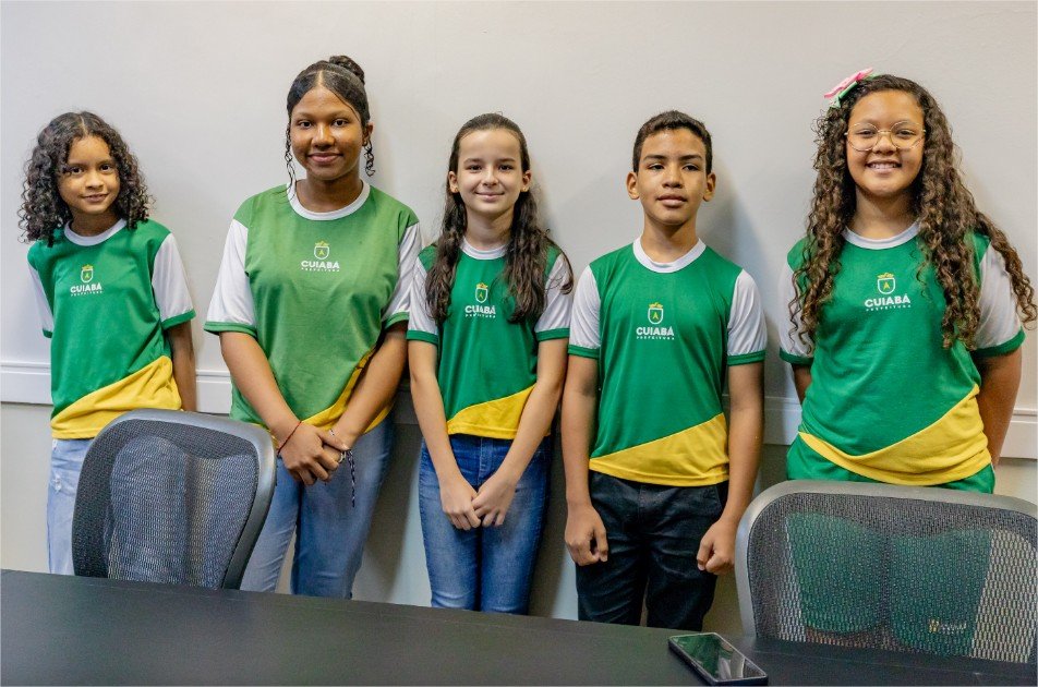 Alunos de Cuiabá são homenageados pelo Ministério Público do Trabalho e professores