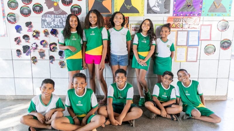 Escola de Cuiabá expõe trabalhos de alunos em ação de combate ao racismo
