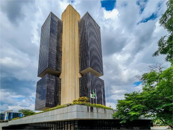 Mercado revisa para baixo projeções de inflação e juros