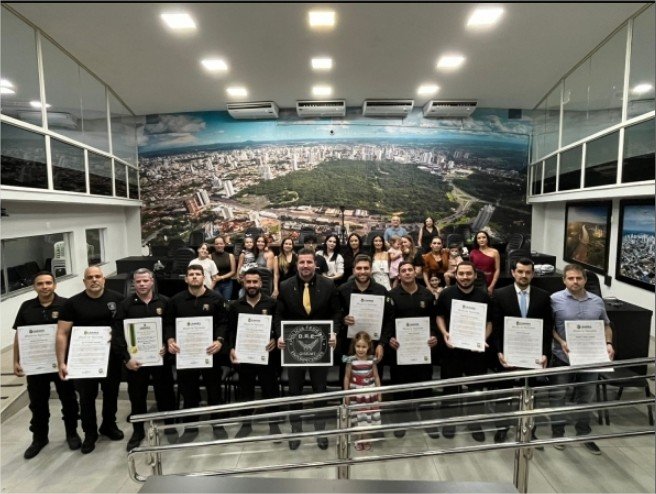 Ranalli homenageia policiais federais por apreensão de 7 toneladas de drogas em 2025