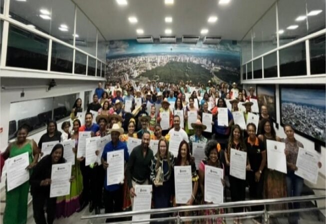 Vereadora Paula Calil homenageia o Siriri e o Cururu