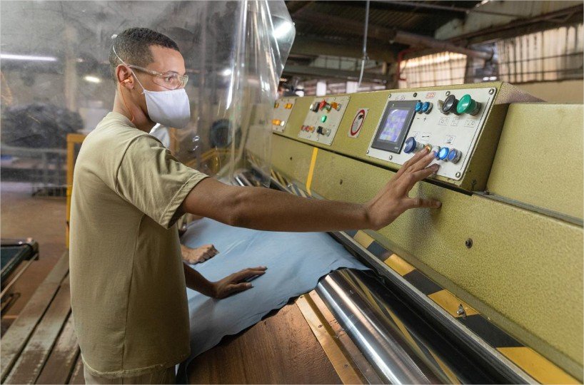 JBS transforma resto de couro em fertilizante na Europa