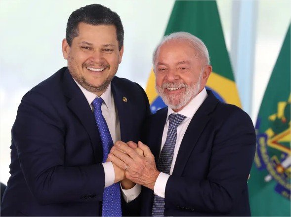 Alcolumbre reage a escolha de Lula para o STF e pauta projeto bilionário no Senado