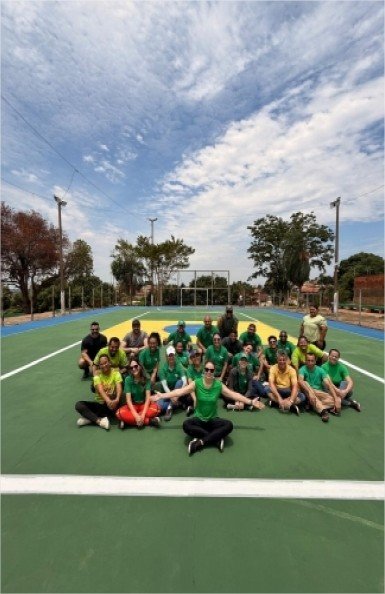Vereadora anuncia revitalização concluída em quadra poliesportiva