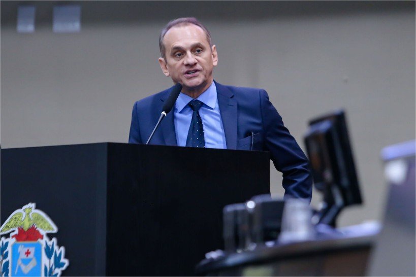 Mesmo crítico na Lei da Pesca, Wilson elogia atuação de ministro do STF no caso dos consignados