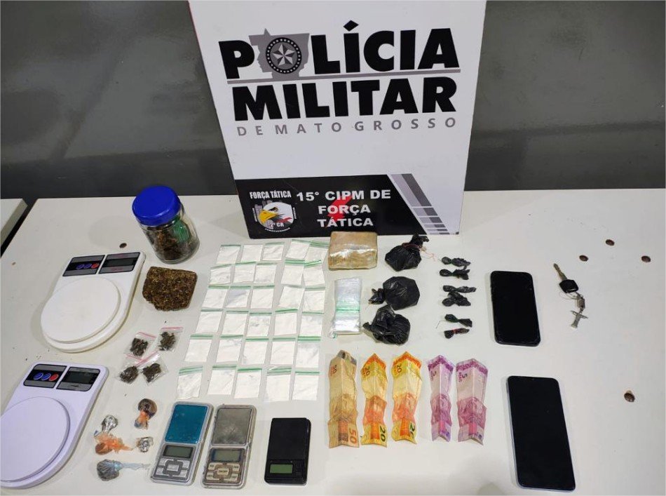 Força Tática detém cinco pessoas por tráfico de drogas e apreende 51 porções de entorpecentes