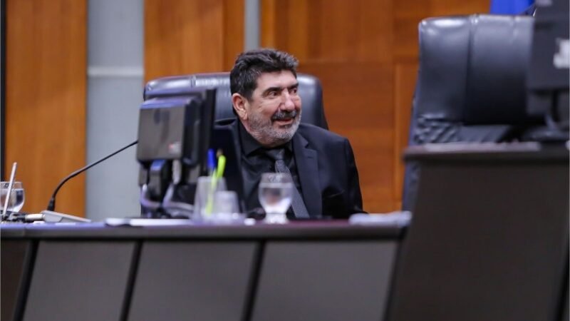 Projeto de Dr. João que protege bebês da coqueluche é aprovado em segunda votação