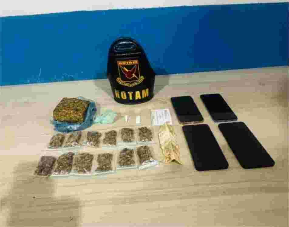 Polícia Militar prende casal e apreende adolescente suspeitos por tráfico de drogas