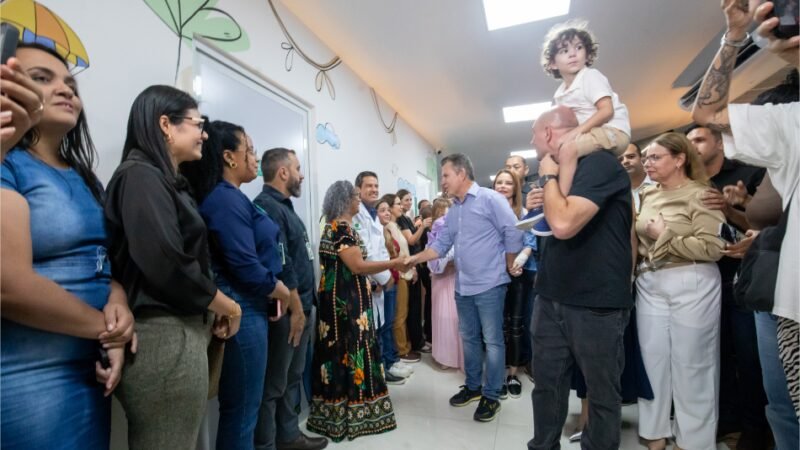 Ao lado do governador, prefeito inaugura centro médico 100% pediátrico