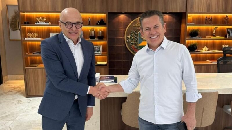 Vice-governador Otaviano Pivetta assume comando do Estado