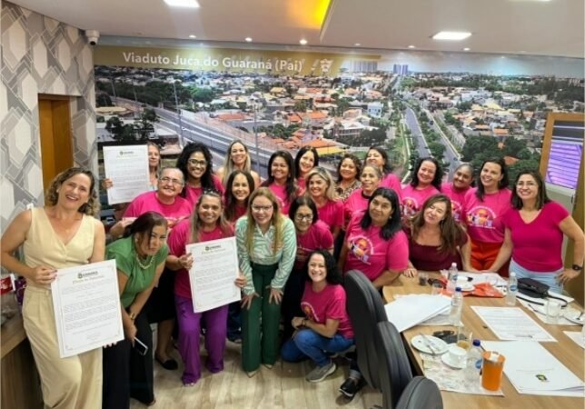 Presidente concede Moção de Aplausos ao Grupo União das Mulheres do bairro Santa Amália