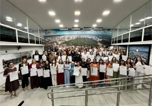 Maysa Leão realiza solenidade em homenagem à Rede de Enfrentamento à Violência contra Crianças e Mulheres