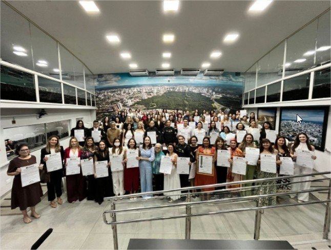 Maysa Leão realiza solenidade em homenagem à Rede de Enfrentamento à Violência contra Crianças e Mulheres