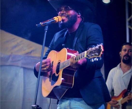 Italo Rocha: A voz sertaneja que canta a alma do oeste de MT