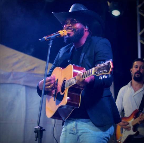 Italo Rocha: A voz sertaneja que canta a alma do oeste de MT