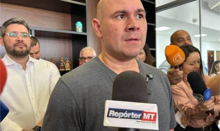 Abilio sanciona lei que autoriza parcelamento de dívida de R$ 3,8 milhões da Limpurb com a União