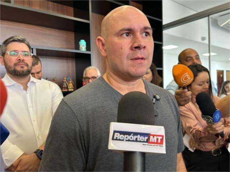 Abilio sanciona lei que autoriza parcelamento de dívida de R$ 3,8 milhões da Limpurb com a União