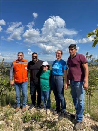 Baixinha visita produtores e garante apoio à economia local