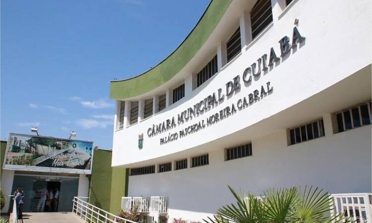Câmara criou lei que autoriza vereadores de Cuiabá a venderem “férias atrasadas”, apesar de dois recessos por ano