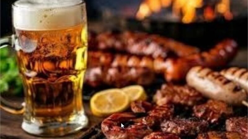 Conheça os principais estilos de cerveja para harmonizar com churrasco